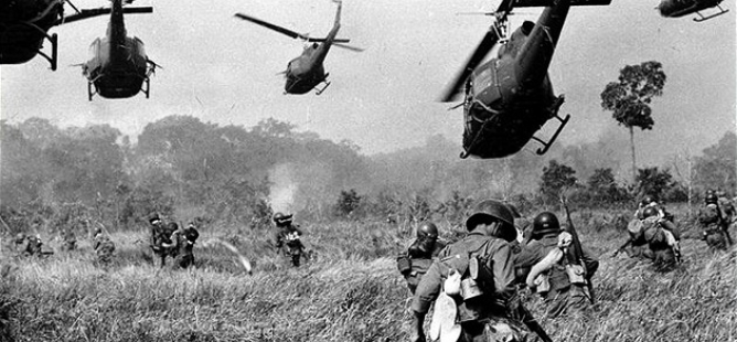 OBRAZEM: Nahlédněte do pekla vietnamské války. Skončila před 35 lety
