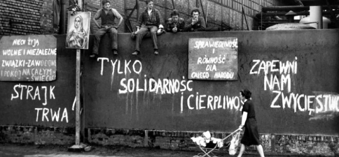 Dějiny Polska v Revue pro studium totalitních režimů - Paměť a dějiny