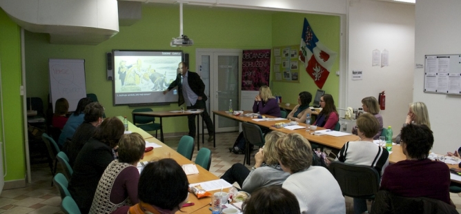 Motivační semináře projektu Moderní dějiny do škol proběhly již v Jihlavě a Brně	