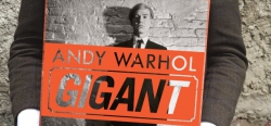 Andy Warhol: Gigant. Nová limitovaná šestikilová edice představuje jeho život i dílo