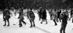 po druhém vítězství Československa nad SSSR vrcholí tzv. hokejový týden
