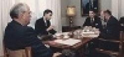 R.Reagan a M. Gorbačov se sešli v Reykjavíku