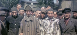 Barvy temna: nově nalezené barevné fotografie KL Dachau