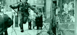 Odhodil cigaretu a přes Berlínskou zeď skočil rovnou do „pohádkové říše“