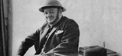 Winston S. Churchill: Triumf a tragédie po 50 letech