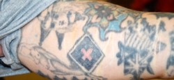 „Kérky starých muklů“ - reflexe proměny symboliky a významu tetování v českých mužských věznicích