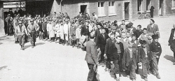 Vězeň z koncentráku Antonín Kalina zachránil tisíc židovských dětí. Česká televize o něm uvede dokument