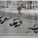 Zde vidíme mrtvoly ruských vojáků, kteří padli během velkého finského vítězství u Suomussalml na konci prvního lednového týdne. Výsledkem bylo zničení 44. sovětské divize jako bojové jednotky. Více než 1000 vojáků bylo zajato a jejich ztráty byly vel