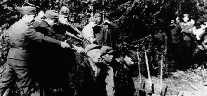 Zločiny SS- Einsatzgruppen na filmových záběrech