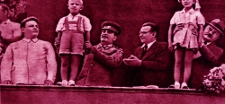 Stalinův triumf po vítězné válce v dokumentech a obrazech sovětské propagandy 